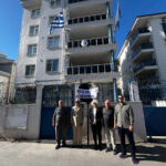 mora katliaminin yil donumunde yunanistanin edirne konsoloslugu onune siyah celenk birakildi 88ac874f0fb2