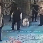 Namaz sonrası fenalaştığı o anlar kamerada 2 namaz sonrasi fenalastigi o anlar kamerada 0fabe54e82fd