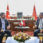 ozgur ozel cek cumhuriyeti buyukelcisi stapaneki kabul etti f37e276126d4