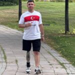 protez bacakli gazi yamac parasutu yapiyor zeybek oynuyor 661a035b5584