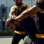 silahlari tutukluk yapinca otoparka saldiridan vazgecip kactilar o anlar kamerada 5cf95595da4f
