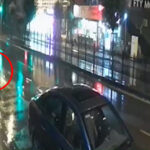 suruklenen motosikletlinin otomobilin altina girdigi kaza kamerada 437b65c82001