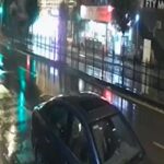 suruklenen motosikletlinin otomobilin altina girdigi kaza kamerada e00ed77e2583