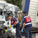tekirdagda kamyon ile isci servis minibusu carpisti 3 olu 9 yarali 2 4b785f84c443
