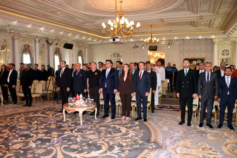 Van’da ‘Akıllı Şehirler ve Tesis Yönetiminde Gelecek Vizyonu’ programı düzenlendi