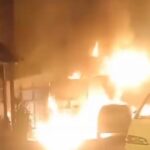 yangin cikan oto tamirhanesi ile icindeki 2 arac kullanilamaz hale geldi 39731f986a10