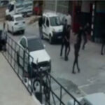 Konya'da Oto Boyama Atölyesine Yapılan Saldırıda 12 Kişi Yaralandı, 3 Şüpheli Gözaltına Alındı 1 12 kisinin yaralandigi oto boyama atolyesine silahla saldirinin goruntuleri ortaya cikti 3 gozalti 18951b4d3567