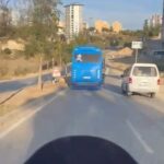 2 kisinin acik kapisinda asilarak yolculuk yaptigi ozel halk otobusunun surucusune ceza 3947587dc7df