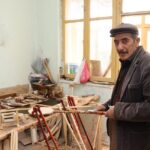 79 yasinda atik tahta parcalarindan yaptigi urunlerle gecimini sagliyor 5dacb92659f1