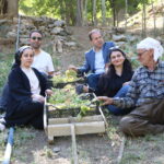 80 yasinda her yil tonlarca uzumu kizakla koyune tasiyor 016571aa246d