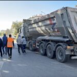 Adıyaman'da Sondaj Çalışmaları Sırasında TIR Dorsesindeki Beton Caddeye Döküldü 4 adiyamanda hafriyat tirinin dorsesindeki beton yola dokuldu video eklendi d88eac4f4814