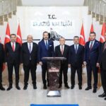 ak partili zorlu ulkelerini secilmis cumhurbaskanini sikayet etme politikasi izliyorlar 66551cf76304