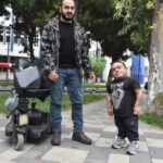 akondroplazi hastasi serhat tiyatro sayesinde sorunlarini asiyor ff7ef1599670