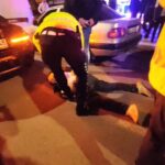 Alkollü Sürücü Kaza Yaptı, Polisle Tartıştı ve Tekme Attı 7 alkollu surucu kimlik isteyen sube mudurune tekme atti 695cdc3d8c8c