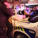 Alkollü Sürücü Kaza Yaptı, Polisle Tartıştı ve Tekme Attı 5 alkollu surucu kimlik isteyen sube mudurune tekme atti c4ae2d252152