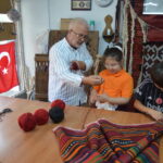 anadolunun kilimlerini yeniden dokutturup avrupaya gonderiyor f7e66a63277f