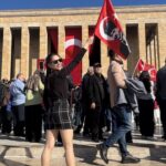 Anıtkabir, Cumhuriyet Bayramı'nda Yoğun Ziyaretçi Akınına Uğradı 7 anitkabirde cumhuriyet coskusu video eklendi 85173a160ef6