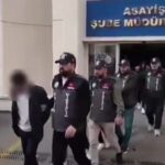 Ankara'da kuyumcudan çalınan 7 kilo altın, polis operasyonuyla ele geçirildi; 8 şüpheli yakalandı. 1 ankarada kuyumcudan 7 kilo altin calindi o anlar kamerada video eklendi 9db7671647ae