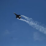 Ankara'da Cumartesi Cumhuriyet Bayramı kutlamaları, SOLOTÜRK'ün gösteri uçuşu ile renklenirken, geçit töreninde gaziler ve öğrenciler yer aldı. 3 ankarada soloturk esliginde 29 ekim yuruyusu abe1655e196d