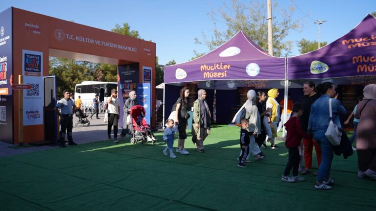 Tekno Macera TIR’ı Mardin’de Çocuklarla Buluşarak Teknoloji Şöleni Yaşatıyor