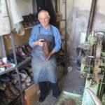 Kayseri'de 55 Yıldır Ayakkabı Tamirciliği Yapan Ahmet Özsoy, Mesleğin Geleceğinden Endişeli 1 babasindan kalan 85 yillik makine ile yarim asirdir ayakkabi tamir ediyor 6a9b3e50392c