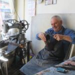 Kayseri'de 55 Yıldır Ayakkabı Tamirciliği Yapan Ahmet Özsoy, Mesleğin Geleceğinden Endişeli 6 babasindan kalan 85 yillik makine ile yarim asirdir ayakkabi tamir ediyor 7067b7dd7610