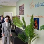 bakan goktastan romada engelli cocuklarin sanat egitimi aldigi merkeze ziyaret 2a3c43fa27c7