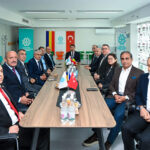 bakan tunc turkiyenin bukres buyukelciligini ziyaret etti 2 c6303755bc8a