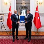 bakan tunc turkiyenin bukres buyukelciligini ziyaret etti 0355851adb76
