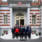 bakan tunc turkiyenin bukres buyukelciligini ziyaret etti e14d849f8d78