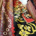 Ali Sulu'nun Eski Kilim ve Halı Tutkusu, Zamanla Bir Koleksiyona Dönüştü 1 bakir kalayi karsiligi topladigi kilim ve halilarla koleksiyon olusturdu 2585bc138ae5