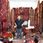 Ali Sulu'nun Eski Kilim ve Halı Tutkusu, Zamanla Bir Koleksiyona Dönüştü 8 bakir kalayi karsiligi topladigi kilim ve halilarla koleksiyon olusturdu c2aef9d59895