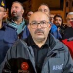 Vali Ustaoğlu Depremin Ardından İncelemelerde Bulundu ve Çalışmaların Devam Ettiğini Açıkladı 2 balikesir sindirgida 61 buyuklugunde deprem 10 ffe10aefa65a