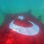 Cumhuriyet Bayramı'nda Antalya'da Deniz Altında Türk Bayrağı Açıldı 6 bayrami su altinda bayrak acarak kutladilar video eklendi 61ca4455d06b