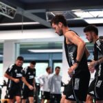besiktas genclerbirligi maci hazirliklarini salonda surdurdu 03a662de5ab4