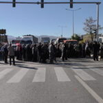 bingolde otomobilin carpmasiyla olen berra icin yolu kapattilar b52ca93fba55