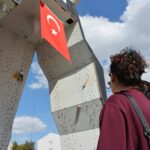 bir kere yukselen bayrak bir daha inmez diyerek filistin bayragini gondere cektiler 5d440adb4b10
