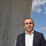 bir kere yukselen bayrak bir daha inmez diyerek filistin bayragini gondere cektiler 85d011d3d583