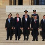 Keir Starmer, Anıtkabir’i ziyaret ederek Atatürk’e saygı duruşunda bulundu 2 birlesik krallik basbakani starmer ankarada 3 91df0b820a8f