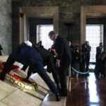 Keir Starmer, Anıtkabir’i ziyaret ederek Atatürk’e saygı duruşunda bulundu 6 birlesik krallik basbakani starmer ankarada 3 ee80a0788be3