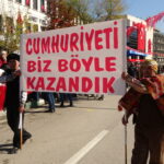 Bursa'da Cumhuriyet Bayramı Coşkuyla Kutlandı, F-16'lar Gökyüzünde Uçtu 5 bursada cumhuriyet coskusu f 16larin alcak ucusuyla zirveye ulasti 988bce3133ce