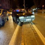 İnegöl'de Sürücünün Rahatsızlanması Sonucu Araç Refüje Çarptı, Yaralı Var 1 bursada seyir halindeyken fenalasan surucu refuje carpti d448feba5410