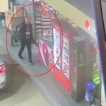 cam kapiyi fark etmeyince basini carpti o onlar kamerada 28e6a80b6cb3
