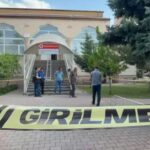 Kayseri'de Cami'de Komşusunu Bıçaklayarak Öldüren Yasin Ş.'ye Ağırlaştırılmış Müebbet Hapis İstendi 5 camide komsusunu bicaklayarak olduren sanik esini balkonda gordum ve ona kocanin lesini topla dedim 0ef3150cd666