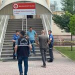 Kayseri'de Cami'de Komşusunu Bıçaklayarak Öldüren Yasin Ş.'ye Ağırlaştırılmış Müebbet Hapis İstendi 2 camide komsusunu bicaklayarak olduren sanik esini balkonda gordum ve ona kocanin lesini topla dedim 9846883e1642