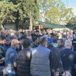 Gelibolu'da Alabora Olan Teknede Hayatını Kaybeden İki Balıkçı Son Yolculuğuna Uğurlandı 3 canakkalede batan teknede olen 3 kisiden 2si son yolculuklarina ugurlandi fcb4ce61f0c6