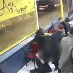 cay ocaginda otururken tabancayla vuruldu o anlar kamerada 0a2db2f247c2
