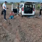 Manavgat'ta hırsızlık ve uyuşturucu suçlarından aranan 2 firari jandarma operasyonuyla yakalandı 2 cezaevi firarileri kacarken araclariyla girdikleri tarlada yakalandi 55f17b24ca7f