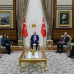 Cumhurbaşkanı Erdoğan, DEM Parti heyetini kabul ederek önemli bir görüşme gerçekleştirdi 2 cumhurbaskani erdogan dem parti heyetini kabul etti ce5642d32d80