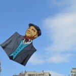 Uçurtma İle Sanatı Birleştiren Mardinli Zahit Mungan, Cumhuriyet Bayramı'nda Atatürk Posterli Uçurtmasını Uçurdu. 7 cumhuriyet bayrami oncesi ataturk posterli ucurtma mardin semalarinda ucuruldu 3704084d421e